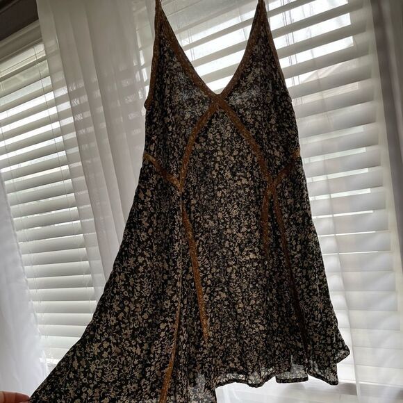 Flowy boutique dress - Picture 3 of 3